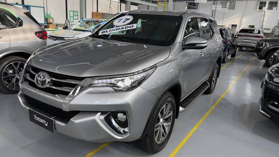 TOYOTA HILUX SW4 2.8 SRX 4X4 16V TURBO INTERCOOLER DIESEL 4P AUTOMÁTICO